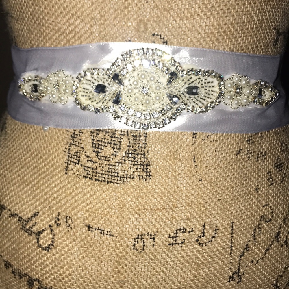 New Rhinestone Ribbon Belt/Sash - Picture 3 of 8